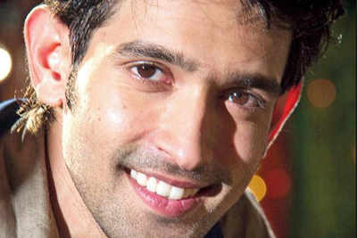 Vikrant Massey does a TV cameo