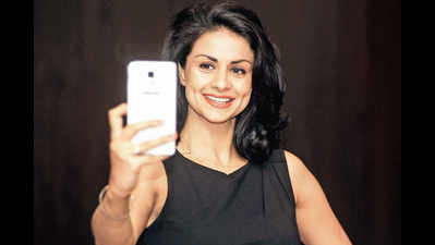Gul Panag caught taking a selfie at the launch of the Galaxy Note 4 in Mumbai