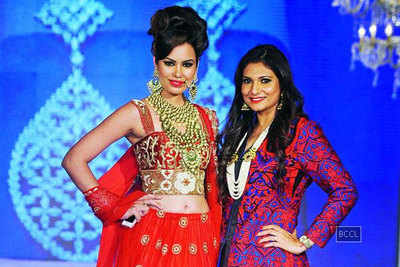 Miss Asia Pacific World 2013 Srishti Rana turns showstopper at Charu Parashar Bridal Couture 2014/15 in Delhi