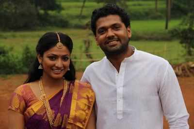 Rakshit Shetty and Hariprriya are married?