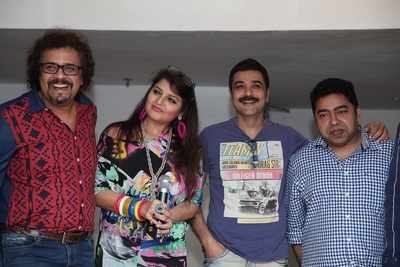 Prosenjit launches Pallavi's maiden music album