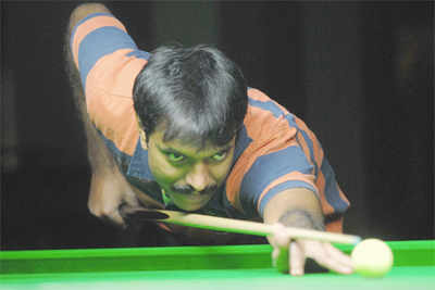 Advani, Bhaskar storm into World Billiards semis