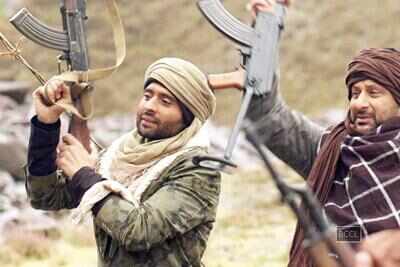 Arshad Warsi and Jackky bhagnani mistaken for the Taliban by the Scotland Yard