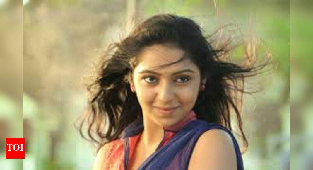 Lakshmi not in Akashaganga remake? | Malayalam Movie News - Times of India