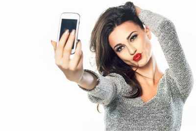 Get your makeup right for the perfect selfie click