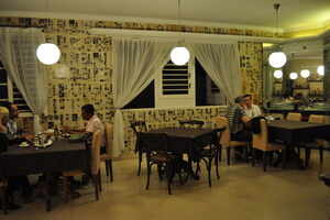 Caf&eacute; Laurent