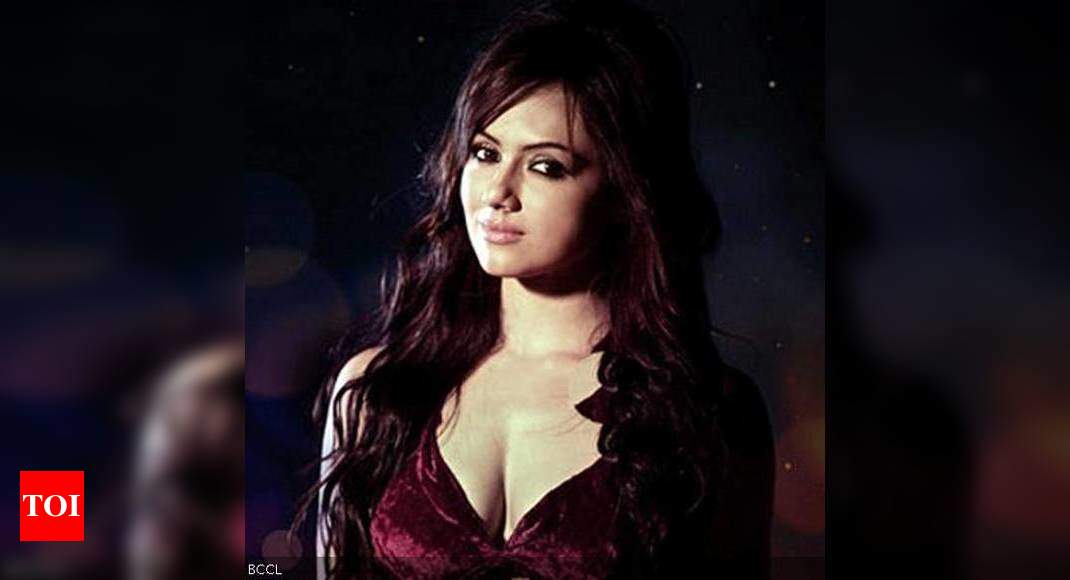 Sana Khan roped in for 'Khatron Ke Khiladi season 5' - Times of India