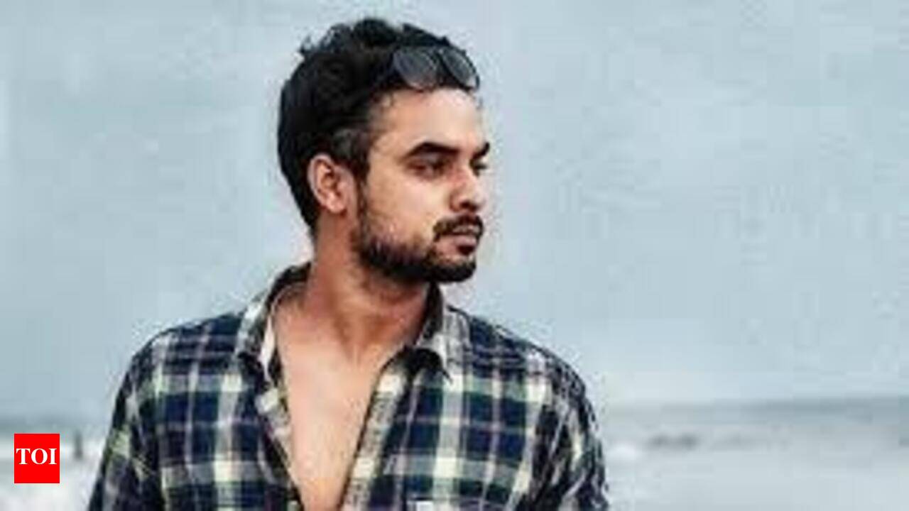 Kokraklari osilgan xotinni sikish