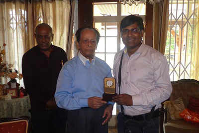 Manoj Bhawuk awarded by the former Prime Minister and President of the Republic of Mauritius