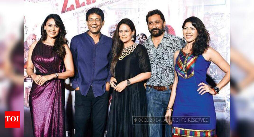 Hrishita Bhatt and Mona Singh at the promotion of Zed Plus in Mumbai ...