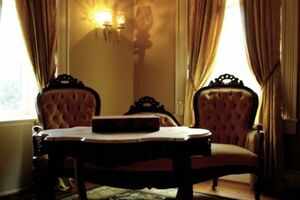 Old Time Hotel