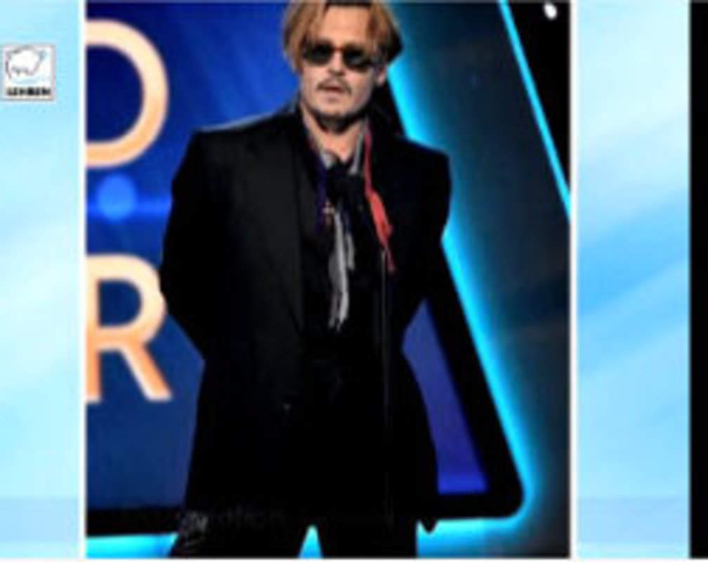 
Drunk Johnny Depp gives bizzare speech
