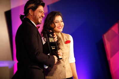 SRK, Kajol to relive DDLJ on Comedy Nights With Kapil