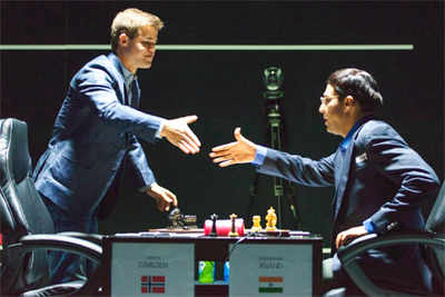 World Chess Championship: Carlsen unruffled as Anand plays safe