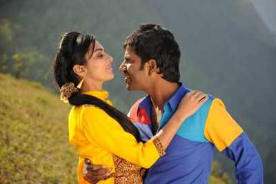 Satish and Sindhu go into retro mode for Love In Mandya