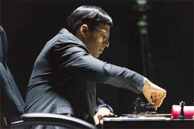 World Chess Championship: Anand faces must-win situation against Carlsen