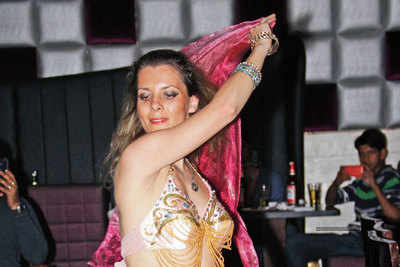 Platinum Lounge hosts belly dance night in Delhi