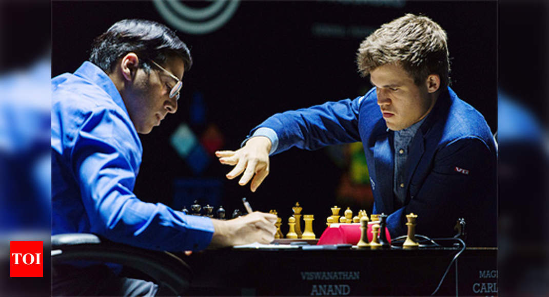 Magnus Carlsen wins second game in world chess championship