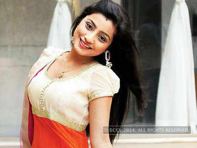 Neha Marda's dedication to rehearse scenes lands her in a fix