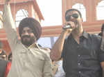Akshay, Vivek in a peace rally