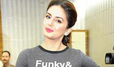 Huma Qureshi chooses films over theatre