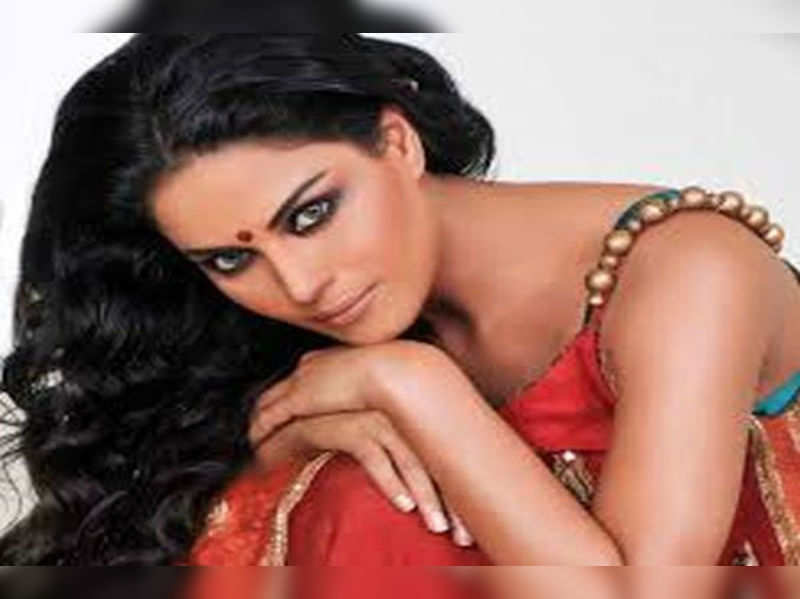 Pakistan jails Veena Malik for dirty picture!