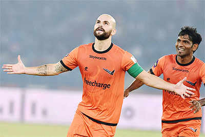 ISL: Delhi Dynamos thump Mumbai City FC 4-1