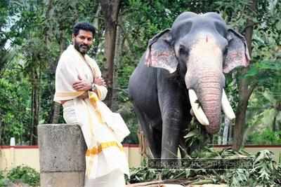 Prabhudheva prays to the God of Elephants ‘Padmanabhan’ at Guruvayur temple