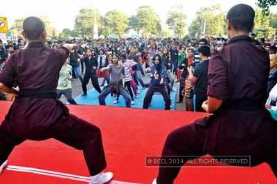 Delhiites try Kung- Fu during Raahgiri day at CP