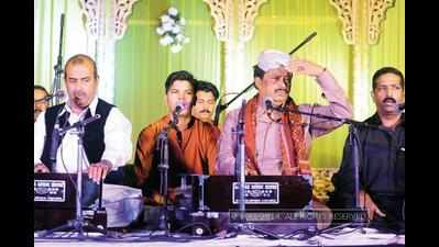 Farid Ayaz and Abu Muhammad Qawwal and Brothers perform at the Pakistan high commission in Delhi