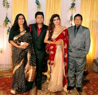 Aneek Dhar marries long-time girlfriend