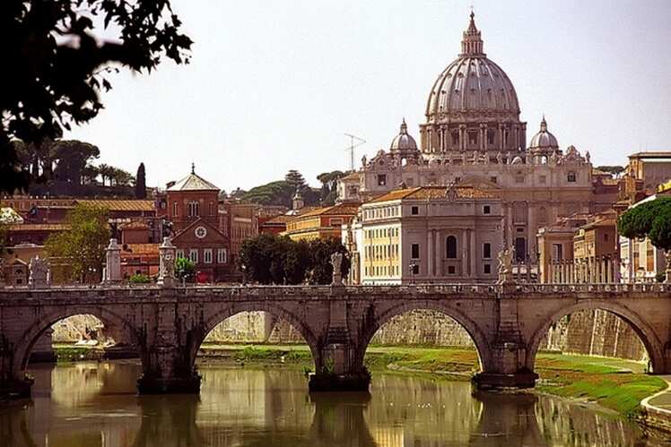 St Peter&rsquo;s Basilica