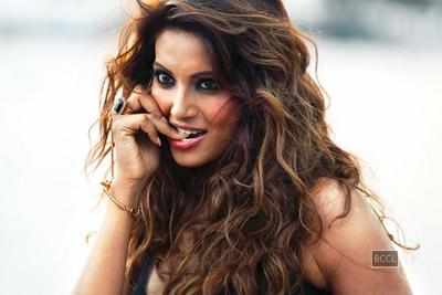 Why was Bipasha’s mind on leeches while shooting the sensuous Katra song?