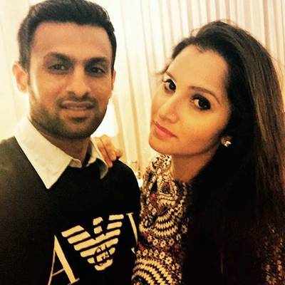 Finally, Sania posts a picture with hubby Shoaib