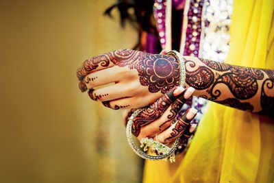 What's your bridal mehendi style?