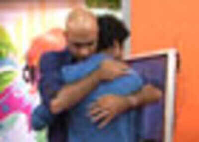 Raghu gets emotional - Times of India
