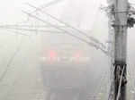 Fog disrupts trains, flights in Delhi