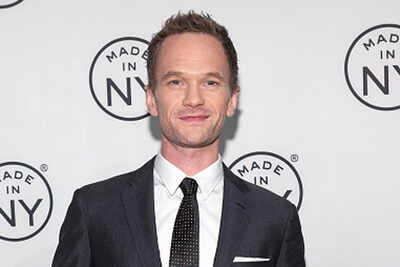 Neil Patrick Harris stars in Christmas-themed Oscar Promo