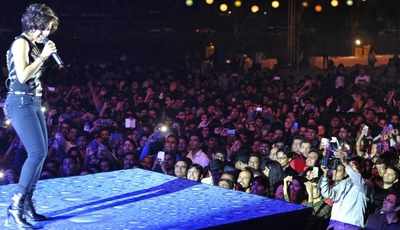 Sunidhi Chauhan performed in Pune for Cybage's Annual Bash 2014