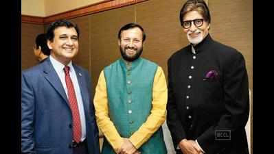 Amitabh Bachchan awarded Yash Chopra National Memorial Award in Mumbai