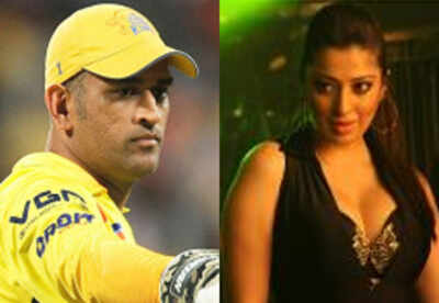 Relationship with Dhoni is like a stain: Laxmi Raai