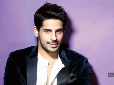 Sidharth Malhotra brings in his birthday in Goa with Alia and four ...