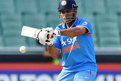 Tri-series 3rd ODI: India elect to bat against England