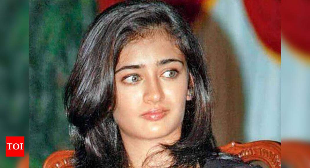 Akshara Haasan rejects Pawan Kalyan? | Telugu Movie News - Times of India