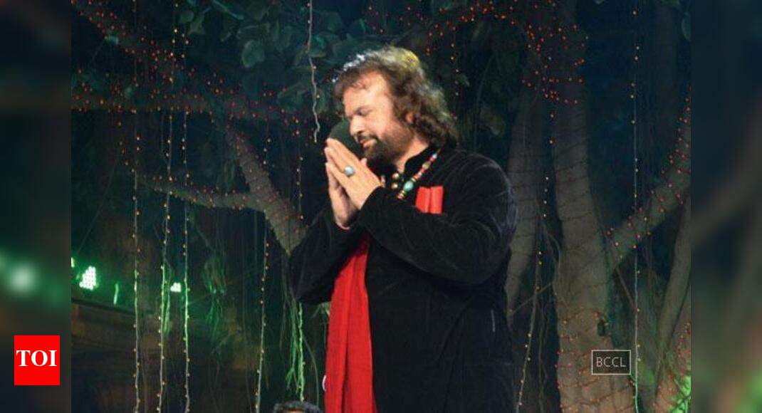 Hans Raj Hans performs at Lokrang 2015 in Bhopal | Events Movie News ...