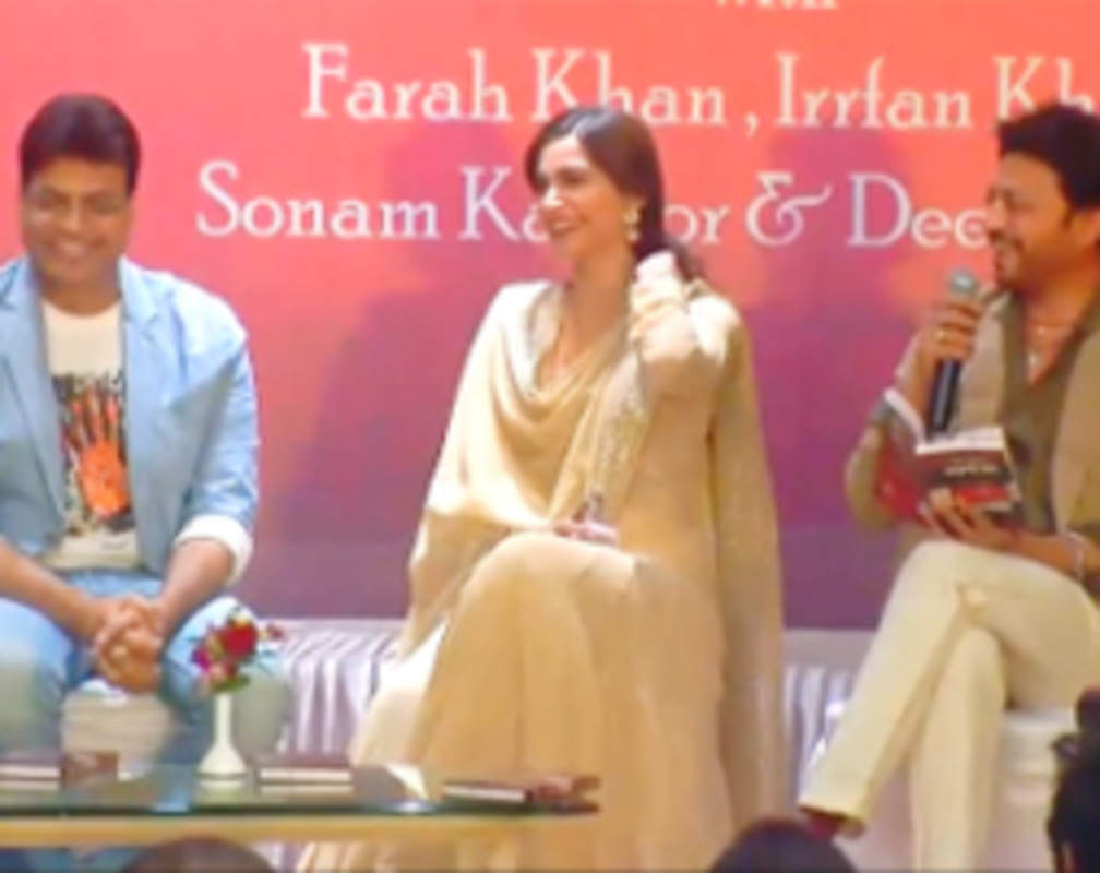 
Sonam Kapoor, Irrfan Khan, Farah at Irshad Kamil’s book launch – Part 2
