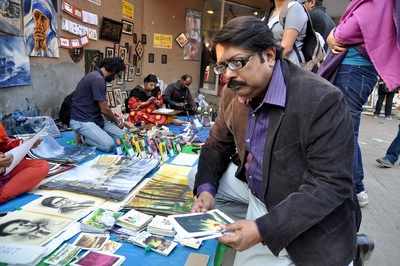 Ashoke Vishwanathan's essay launched at Book fair