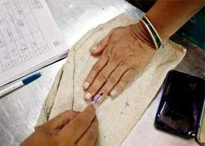 Delhi election 2015: Leaders among early voters