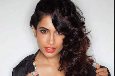 Sarah-Jane Dias: I would love to sing for Bollywood films