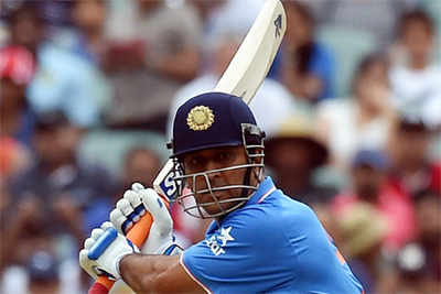 Mushtaq heaps praise on Dhoni and Indian team